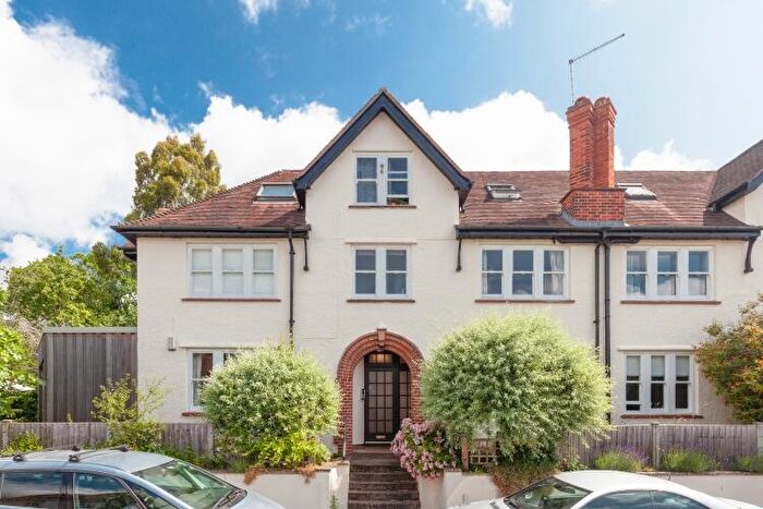 1 Bedroom Apartment To Rent In Divinity Road, Oxford, OX4