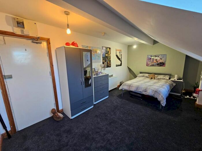 9 Bedroom Property To Rent In Barrfield Road, Salford, Manchester, M6