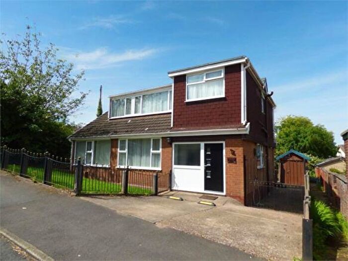 5 Bedroom Bungalow For Sale In Sutton Drive, Droylsden, M43