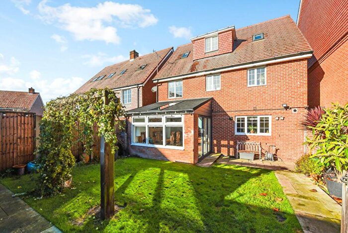 5 Bedroom Detached House For Sale In Canada Way, Liphook, Hampshire, GU30
