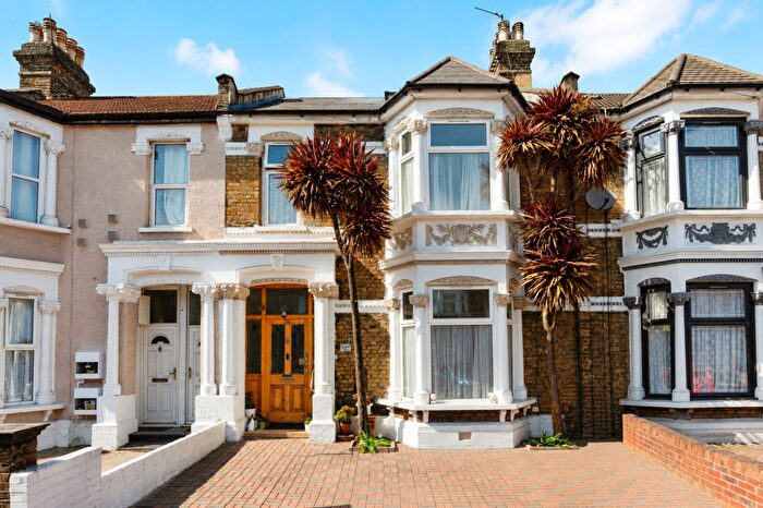4 Bedroom Terraced House For Sale In Grove Green Road, London, E11