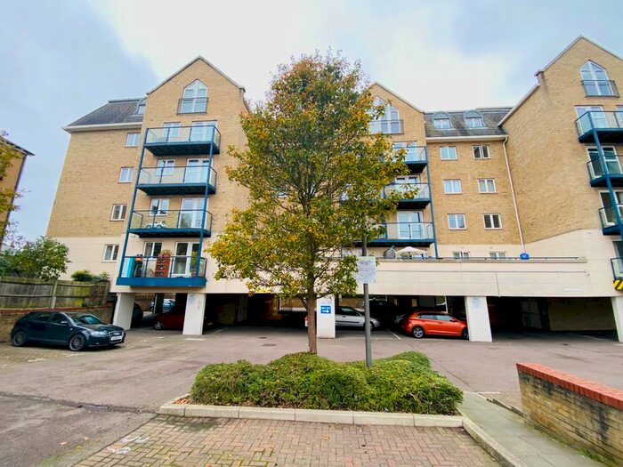 1 Bedroom Flat To Rent In Clarence Lodge, Hoddesdon, EN11