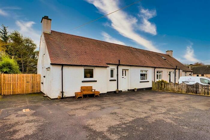 3 Bedroom Semi-Detached Bungalow For Sale In Canthill Gardens, Shotts ML7