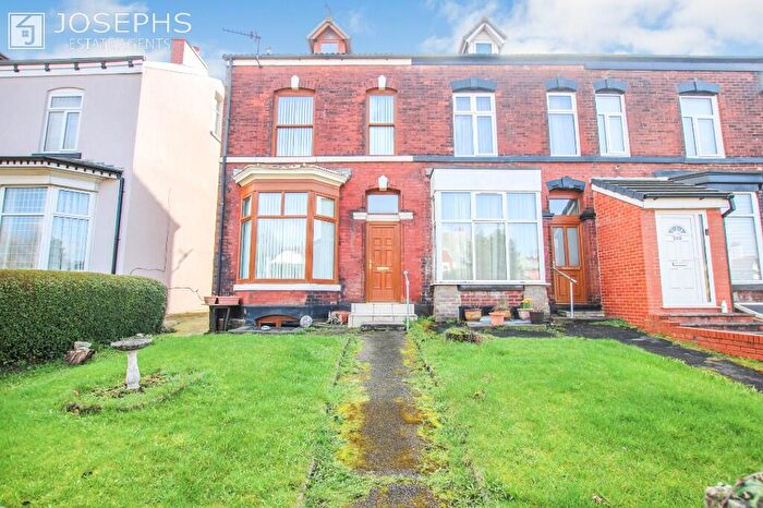 3 Bedroom End Of Terrace House For Sale In Wigan Road, Bolton, Greater Manchester, BL3
