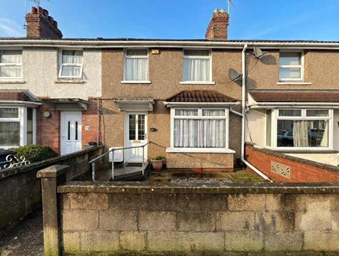 2 Bedroom House To Rent In Ferndale Road, Swindon, SN2