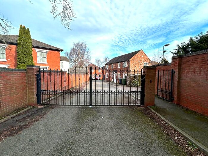 4 Bedroom Detached House To Rent In Parkfield Court, Two Gates, Tamworth, Staffordshire, B77