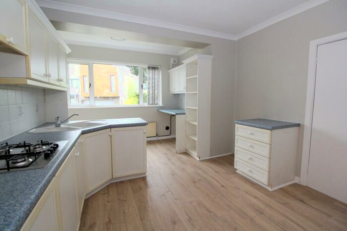 2 Bedroom Apartment To Rent In Daylesford Road, Whitecliff, Poole, BH14