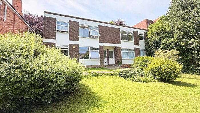 2 Bedroom Maisonette For Sale In Coppice Road, Birmingham, B13