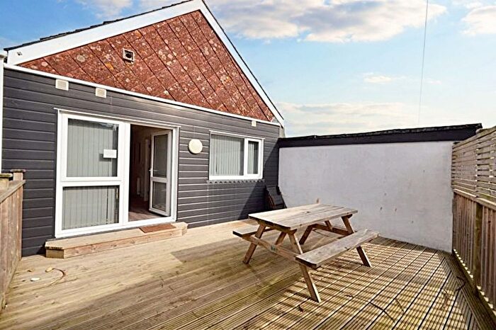3 Bedroom Flat To Rent In Manor Road, Newquay, TR7