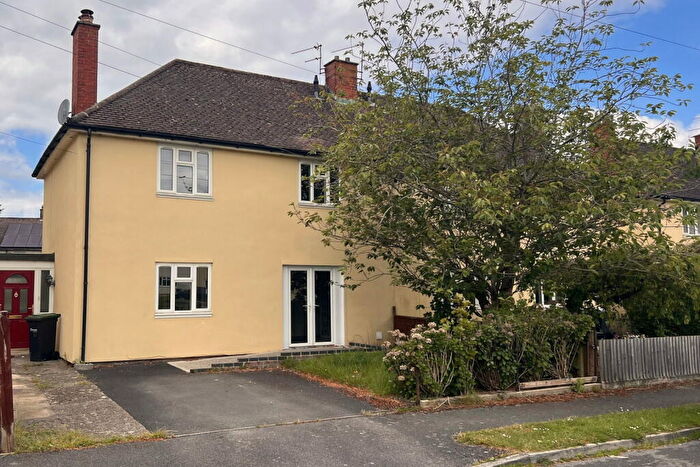 3 Bedroom Semi Detached House For Sale In Waylands, Devizes, Wiltshire, SN10