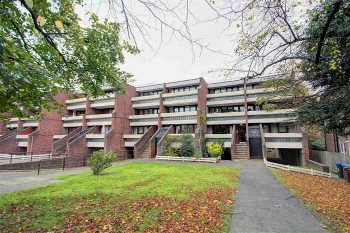 2 Bedroom Flat To Rent In London Lane, Bromley, BR1