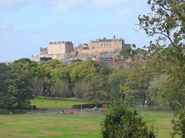 2 Bedroom Flat To Rent In Warrender Park Terrace, Edinburgh, EH9