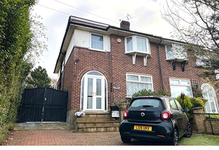 5 Bedroom Semi Detached House For Sale In Barn Rise, Wembley, HA9