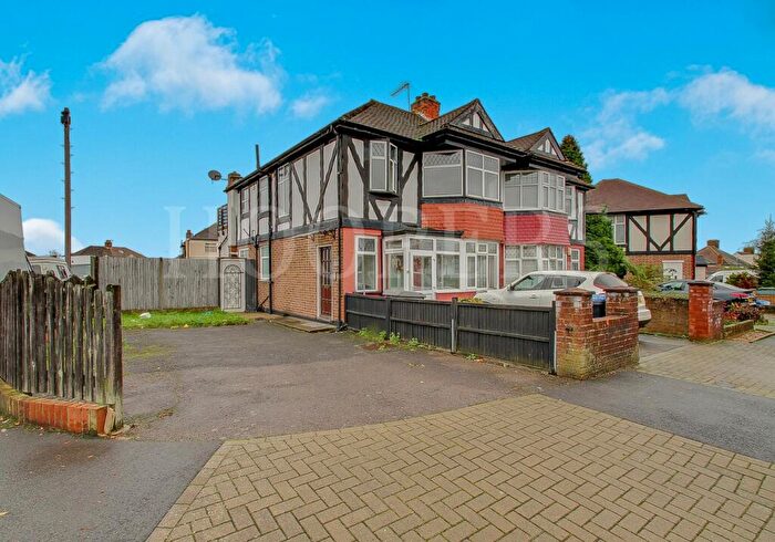 2 Bedroom Flat To Rent In Vincent Gardens, London, NW2