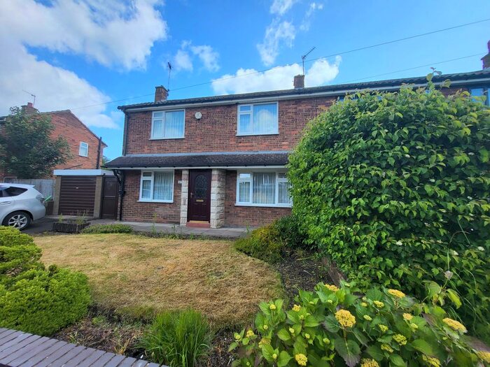 3 Bedroom Semi-Detached House To Rent In St Georges Road, Dudley, DY2