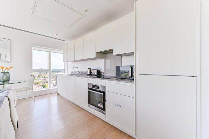 2 Bedroom Flat To Rent In Cherry Orchard Road, East Croydon, Croydon, CR0