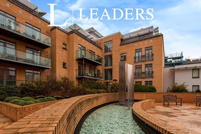 2 Bedroom Flat To Rent In The Belvedere, CB2