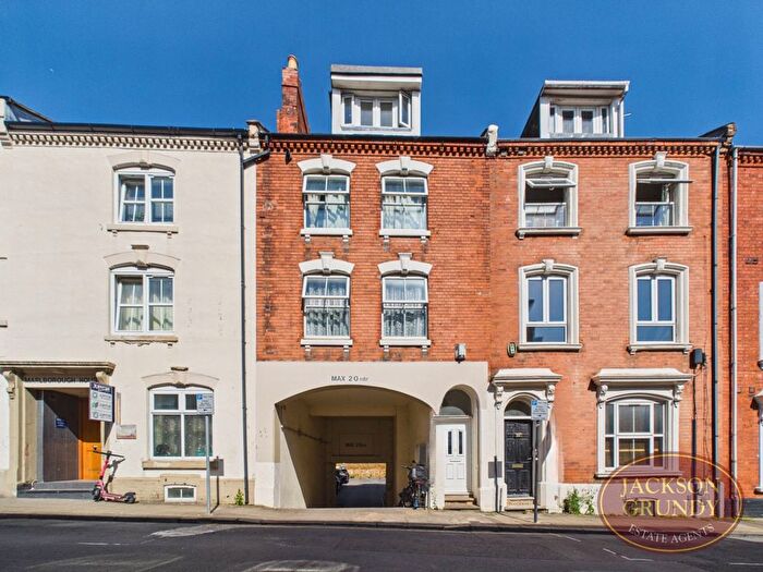 1 Bedroom Flat For Sale In Hazelwood Road, Northampton, NN1