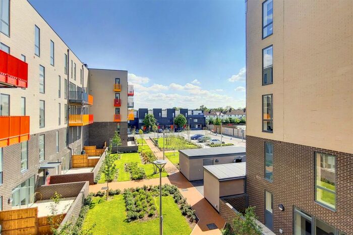 1 Bedroom Apartment To Rent In Purley Way, Croydon, London, CR0