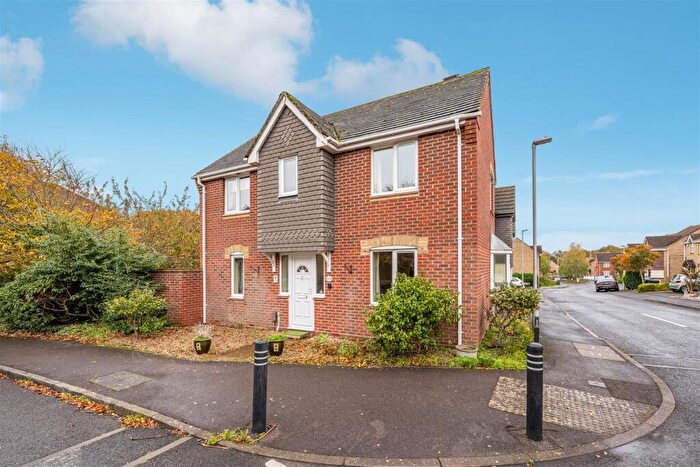3 Bedroom Detached House For Sale In Benjamin Road, Poole, BH15