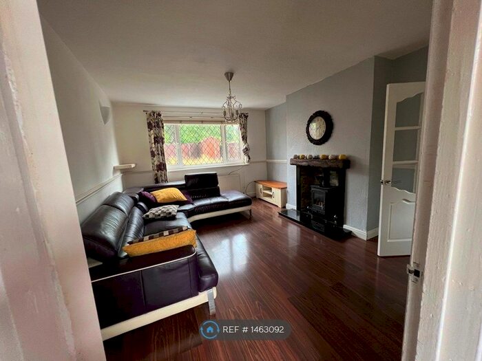 3 Bedroom Terraced House To Rent In Surbiton Road, Manchester, M40