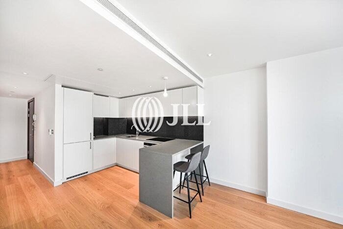 Flat To Rent In Landmark Pinnacle, Marsh Wall, E14