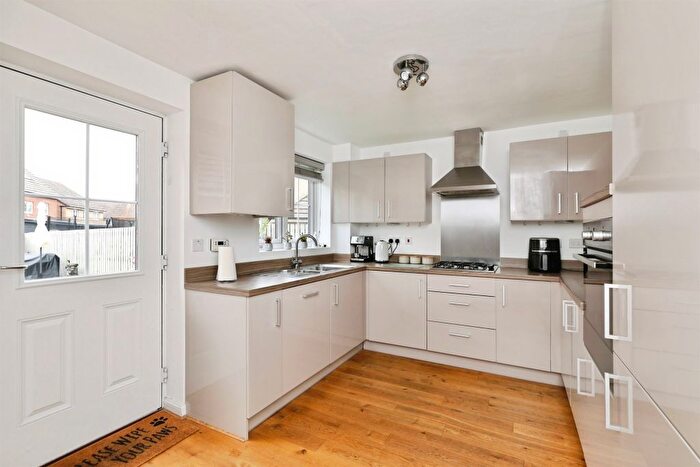 3 Bedroom Detached House For Sale In Beckwith Grove, Thurcroft, Rotherham, S66