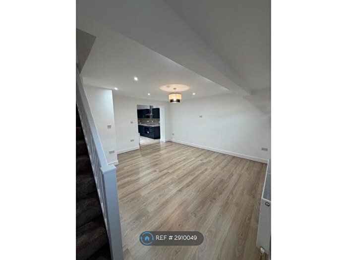 2 Bedroom Maisonette To Rent In Leyton, London, E10