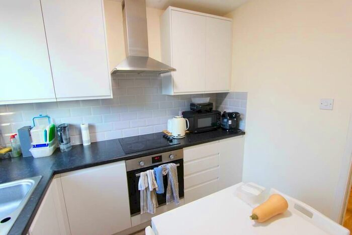 1 Bedroom House Of Multiple Occupation To Rent In Waterfall Road, London, N11