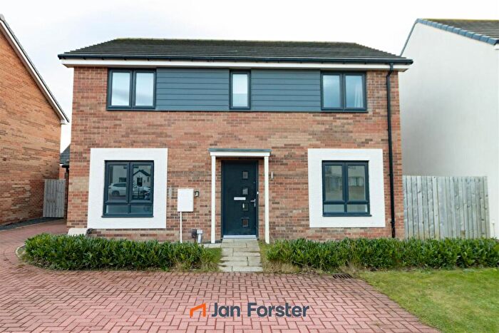4 Bedroom House To Rent In Roseden Way, Great Park, NE13