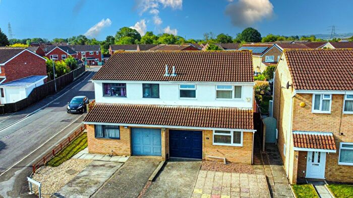 3 Bedroom Semi-Detached House To Rent In Stratton Close, Bridgwater, TA6