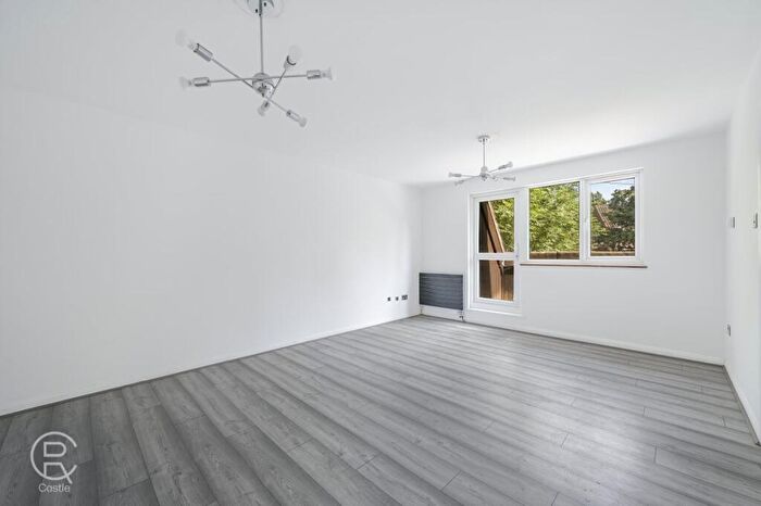 2 Bedroom Flat To Rent In Abbeyfields Close, NW10