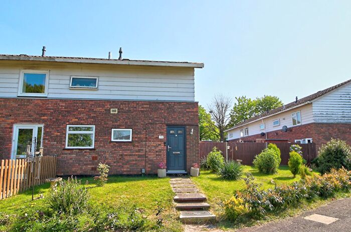 3 Bedroom Semi-Detached House For Sale In Bach Close, Basingstoke, RG22