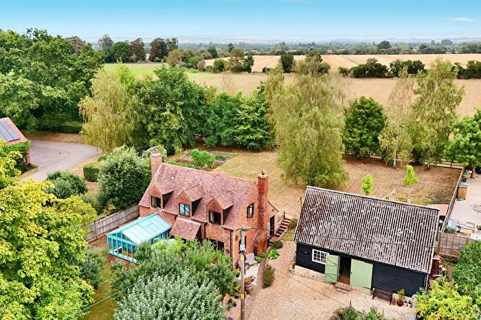 3 Bedroom Detached House For Sale In Waterstock, Oxford, OX33