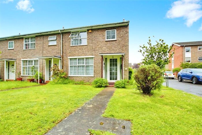 3 Bedroom End Of Terrace House For Sale In Bath Road, Reading, Berkshire, RG1