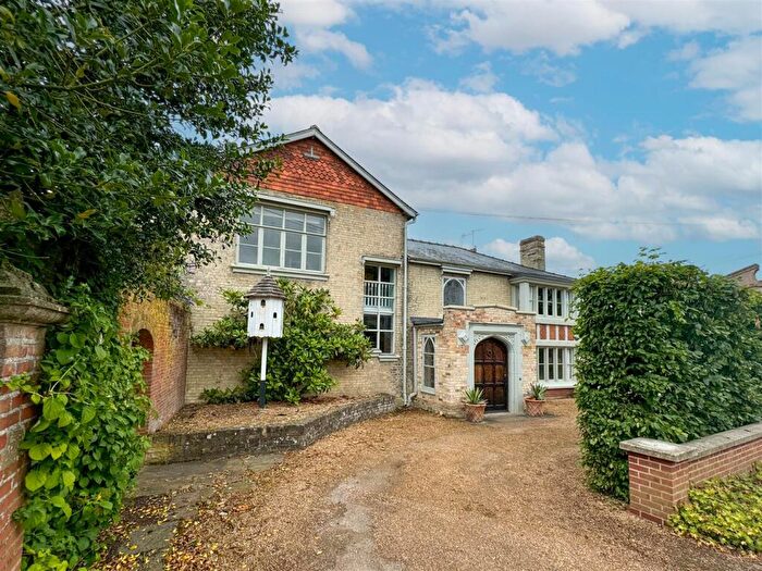 4 Bedroom Semi Detached House To Rent In Gazeley Road, Newmarket, CB8