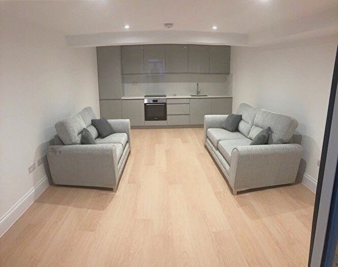 4 Bedroom Flat To Rent In Holloway Road, Holloway, Islington, North London, N7