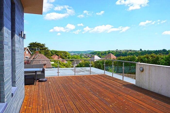 3 Bedroom Apartment To Rent In Down Lane, Carisbrooke, PO30