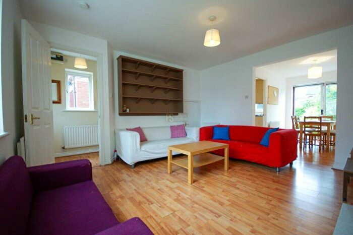 3 Bedroom Terraced House To Rent In Heneage Street, Birmingham, B7