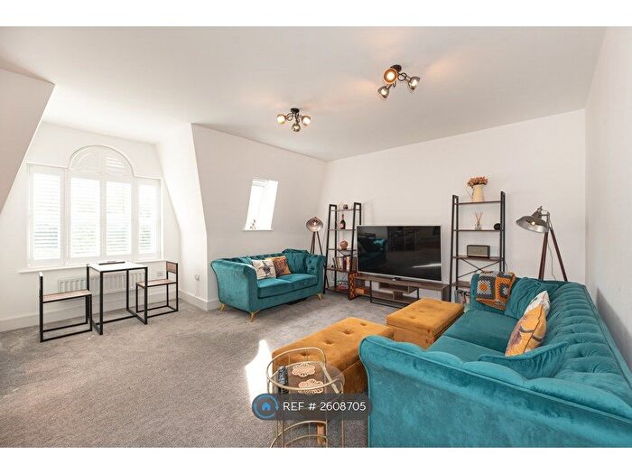 1 Bedroom Flat To Rent In Aston Road, Basildon, SS15