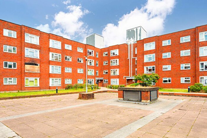 1 Bedroom Flat For Sale In Bedford House, Guildford, GU1