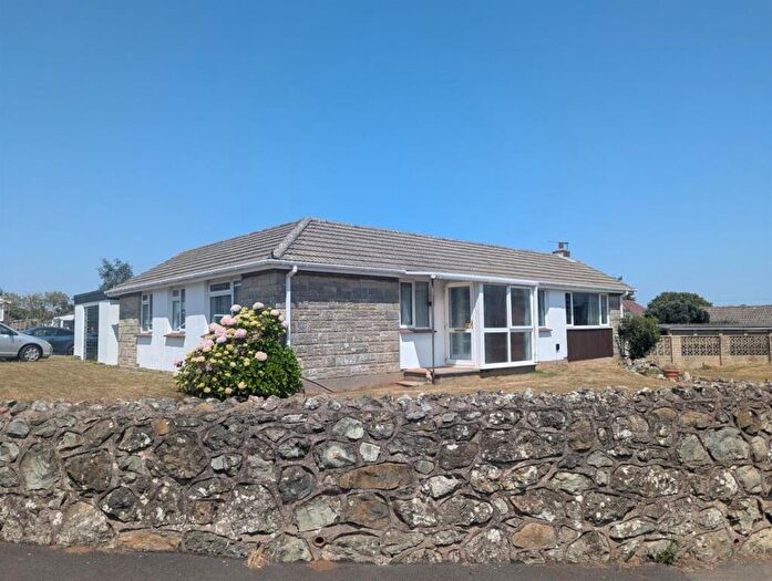 3 Bedroom Detached Bungalow For Sale In Sunnyhill Close, Lake, PO36