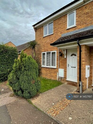 3 Bedroom End Of Terrace House To Rent In Brambleside Court, Kettering, NN16