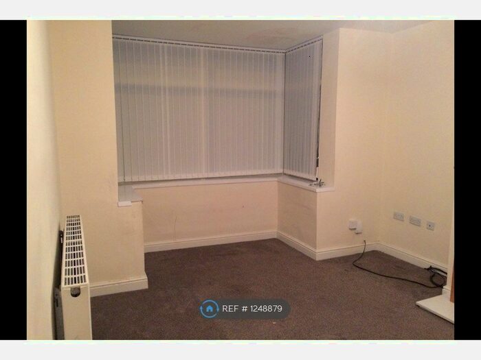 3 Bedroom Semi-Detached House To Rent In Jer Lane, Bradford BD7