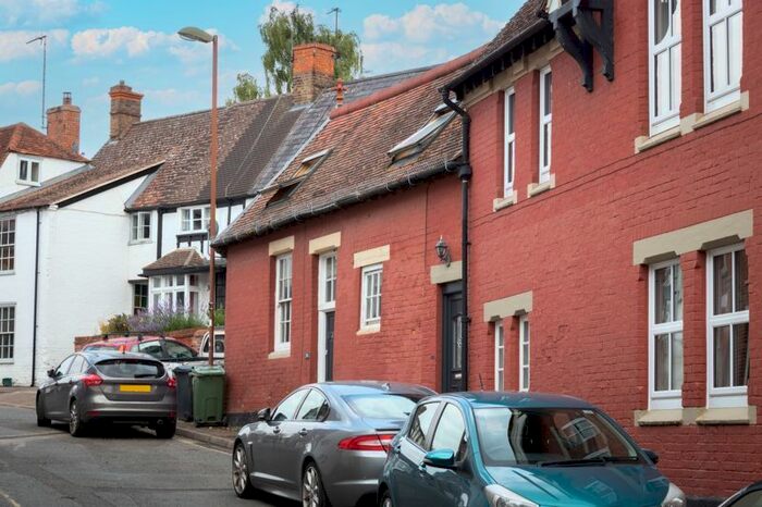 3 Bedroom End Of Terrace House To Rent In Grove Street, Wantage, OX12