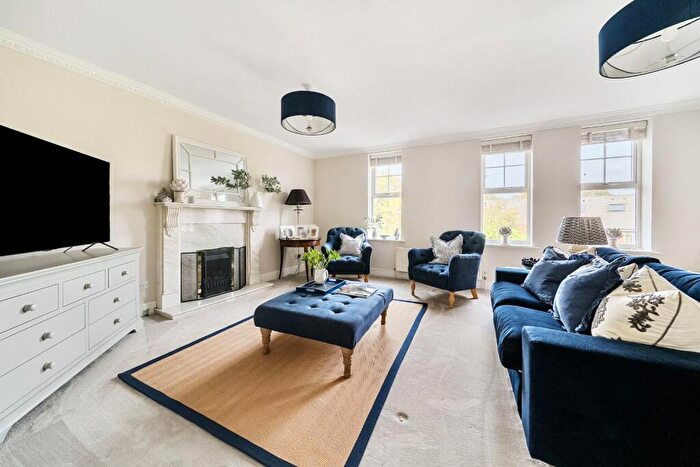 4 Bedroom Town House For Sale In Nightingale Walk, Windsor, SL4