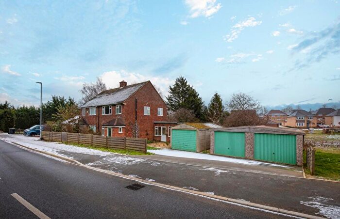 3 Bedroom Semi Detached House For Sale In Bedford Road, Holwell Bury, Hitchin, SG5