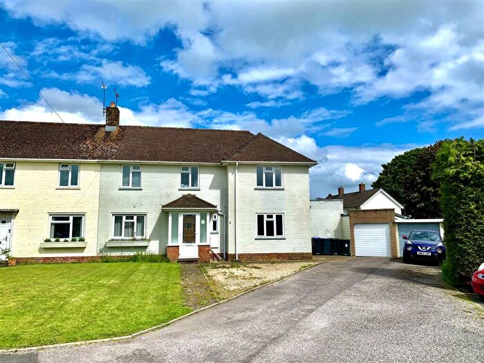 4 Bedroom Semi-Detached House To Rent In Wellington Drive, Devizes, SN10