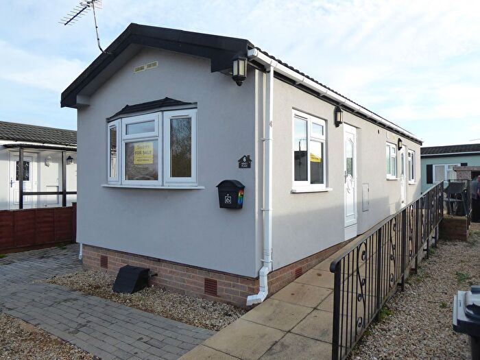 1 Bedroom Park Home For Sale In Penton Park, Mixnams Lane, Chertsey, KT16