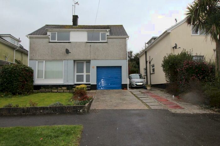 4 Bedroom Detached House To Rent In Roslyn Close, St. Austell, PL25
